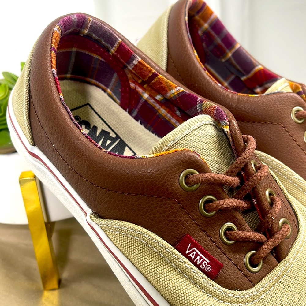 Vans - Picture 3 of 8